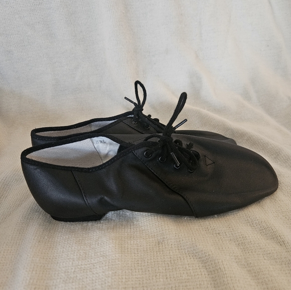 New Capezio split sole dance shoes - Picture 3 of 5
